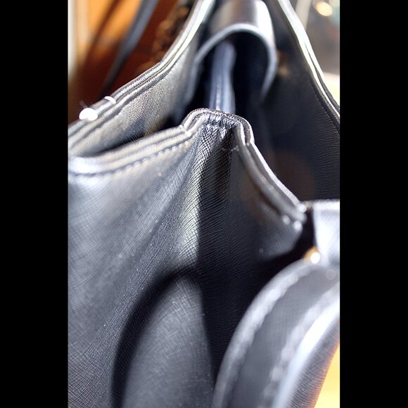 SOLD Designer Inspired Tommy Hilfiger Structured Bag - Picture 10 of 10